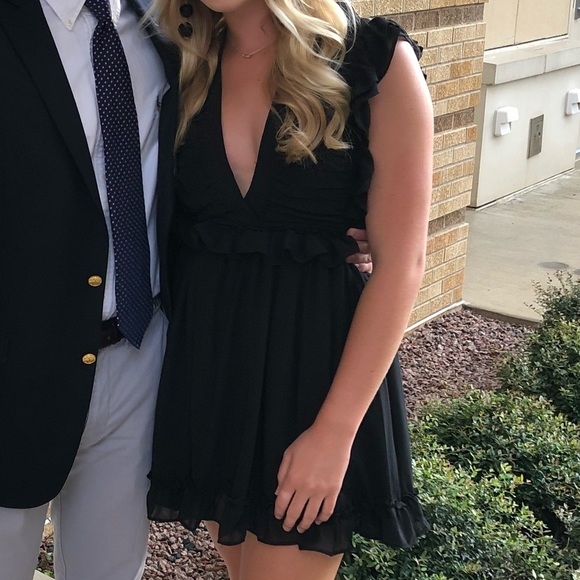 Black ruffle dress - Picture 2 of 5